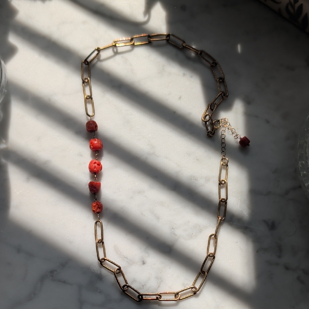 Elegant Gold and Red Chain Necklace